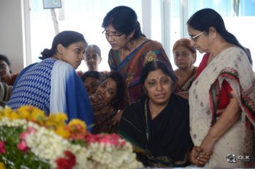 Celebs Pay Condolences to C Narayana Reddy